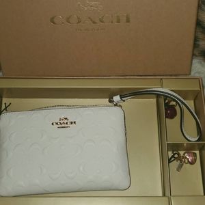 AUTHENTIC NEW ARRIVAL COACH CREAM/IVORY WRISTLET WALLET AND TWO CHARMS